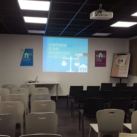 Campanile Est - La Cite Carcassonne