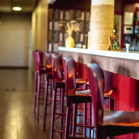 Hotel Campanile Est - La Cite 3*