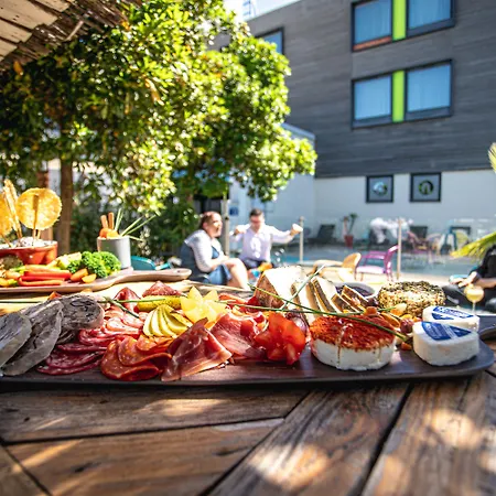 Campanile Est - La Cite