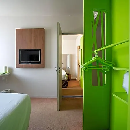 Campanile Est - La Cite 3*