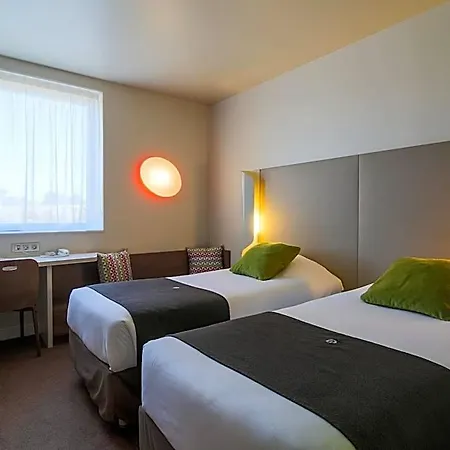 Campanile Est - La Cite 3*