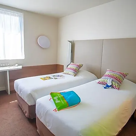Hotel Campanile Est - La Cite 3*
