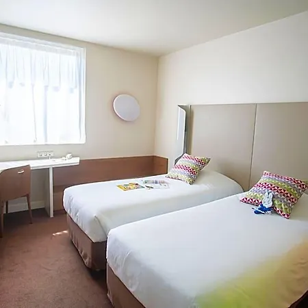 Campanile Est - La Cite Hotel