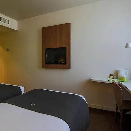 Campanile Est - La Cite Hotel 3*