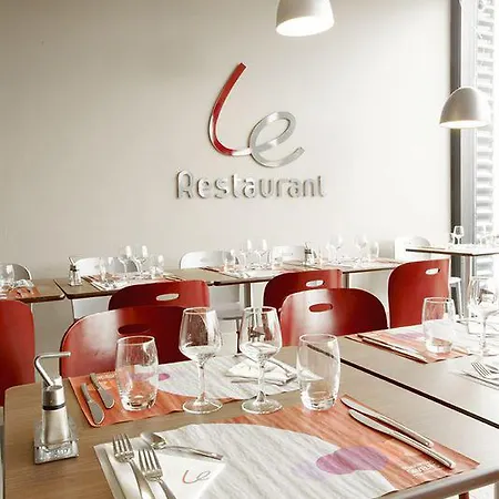 Campanile Est - La Cite Hotel Carcassonne