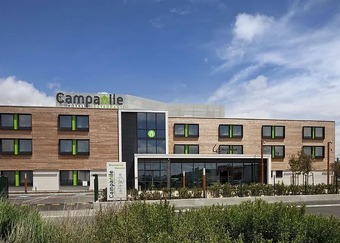 Campanile Est - La Cite Отель Каркассон