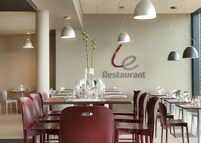 Campanile Est - La Cite מלון 3*