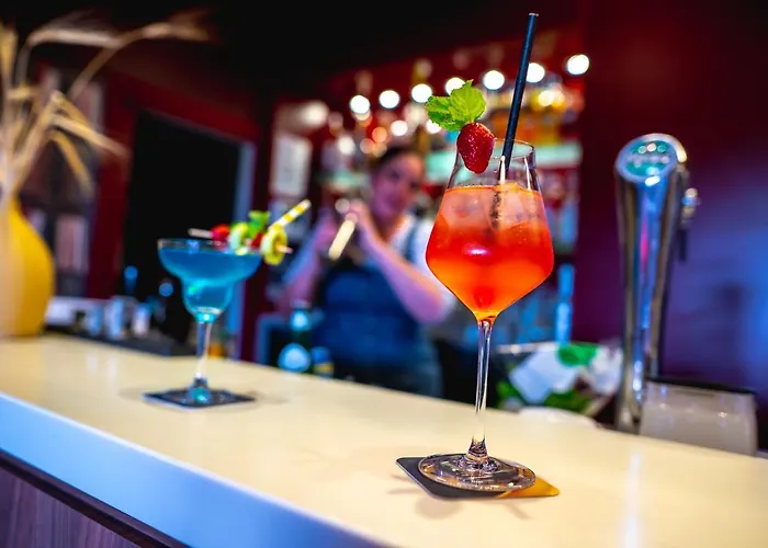 Campanile Est - La Cite Ξενοδοχείο 3*