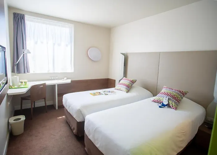 Campanile Est - La Cite קרקסון