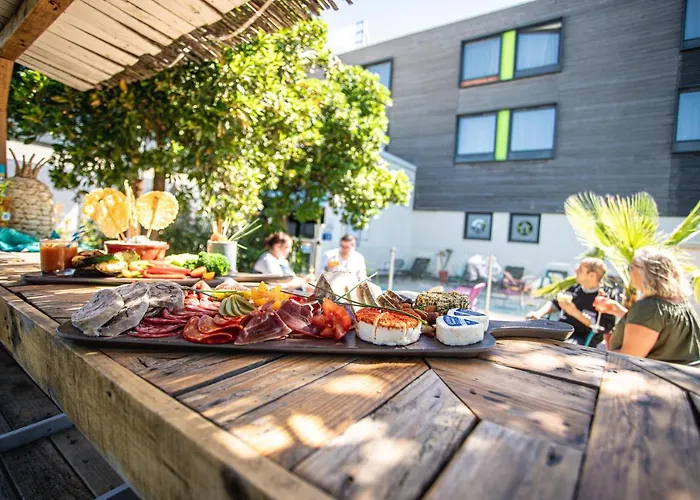 Ξενοδοχείο Campanile Est - La Cite Καρκασόν