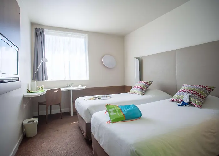 Campanile Est - La Cite 3*