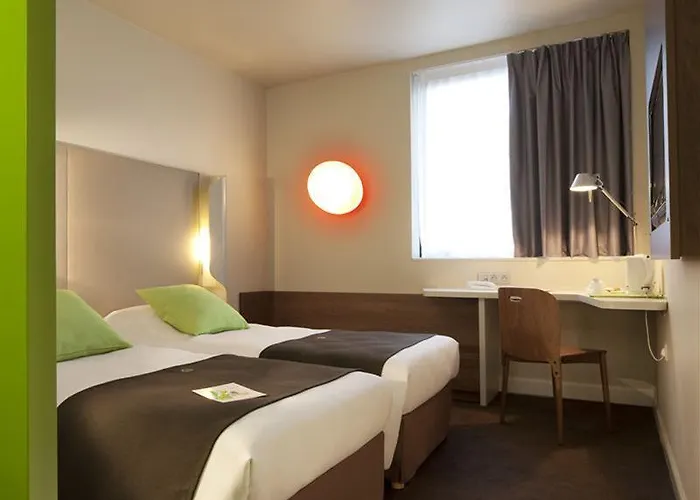 Campanile Est - La Cite 3*