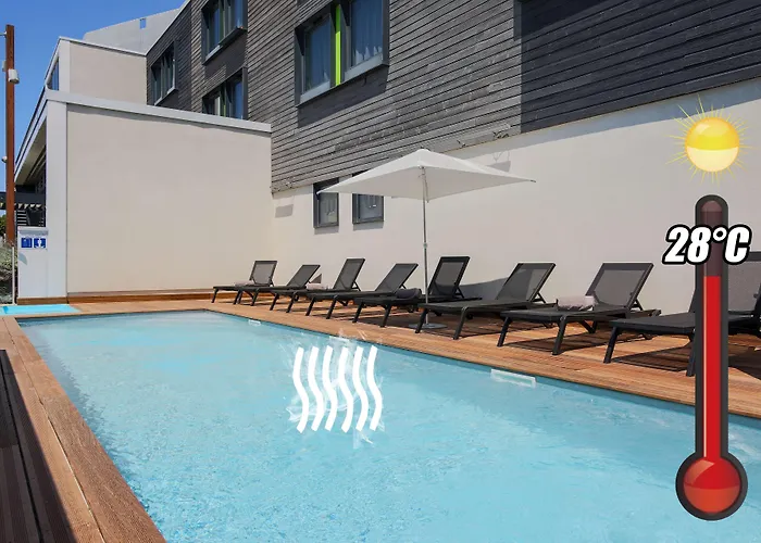 Отель Campanile Est - La Cite 3*