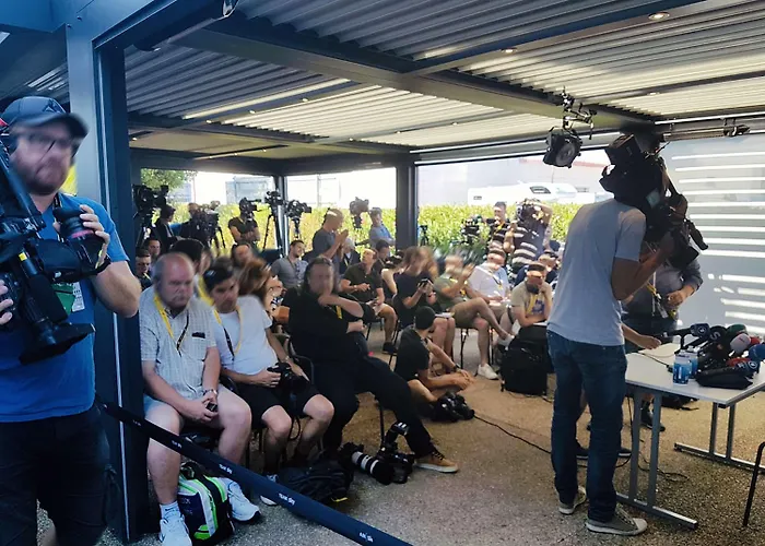 Campanile Est - La Cite Ξενοδοχείο Καρκασόν