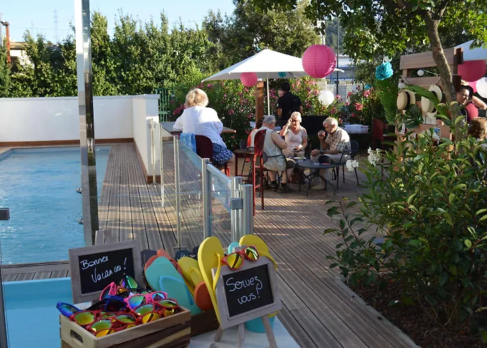 Campanile Est - La Cite Ξενοδοχείο Καρκασόν