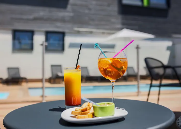 Campanile Est - La Cite 3* Каркассон