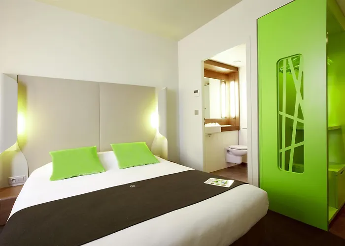 Отель Campanile Est - La Cite 3*