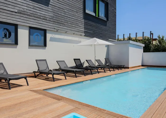 Campanile Est - La Cite מלון קרקסון