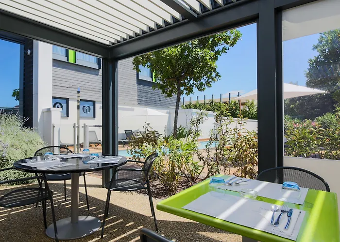 Campanile Est - La Cite Καρκασόν