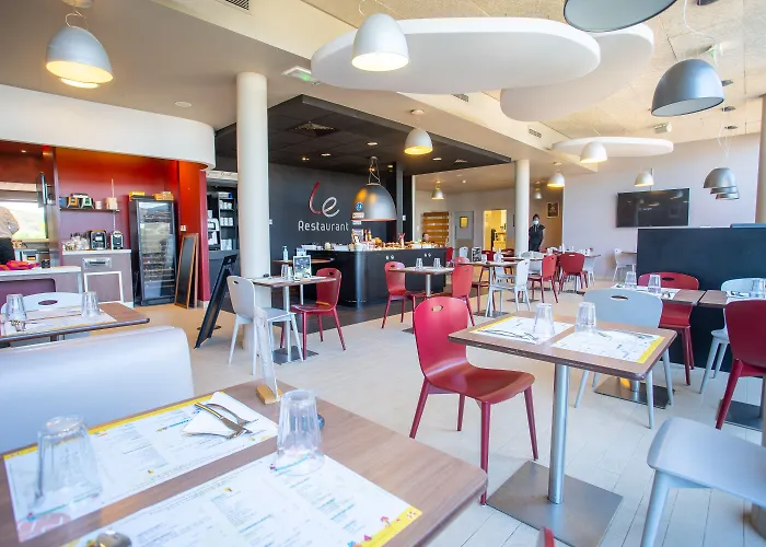 Отель Campanile Est - La Cite 3*