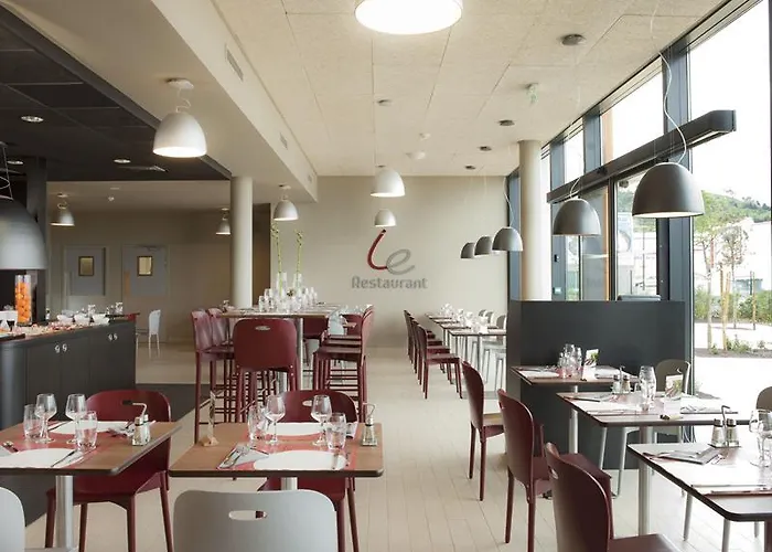 Campanile Est - La Cite 3*